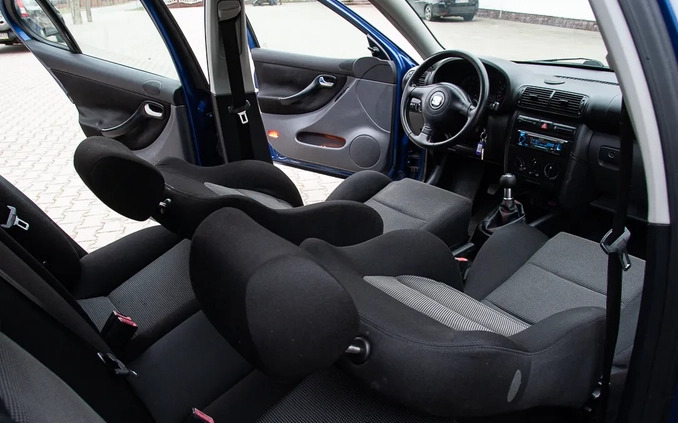 Seat Leon cena 10900 przebieg: 192000, rok produkcji 2004 z Ostrów Lubelski małe 667